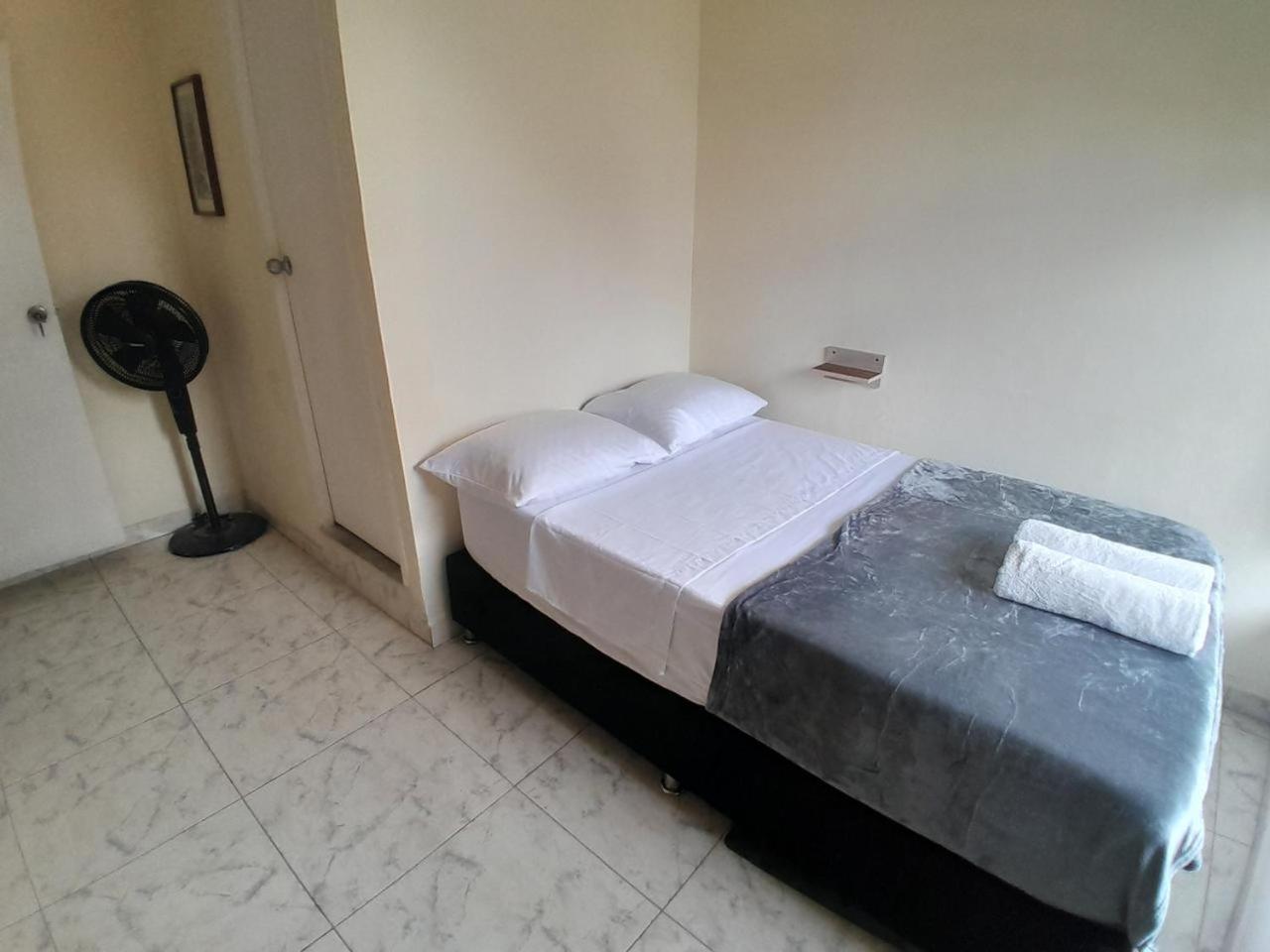 Manila Private #1 In Shared Apartment